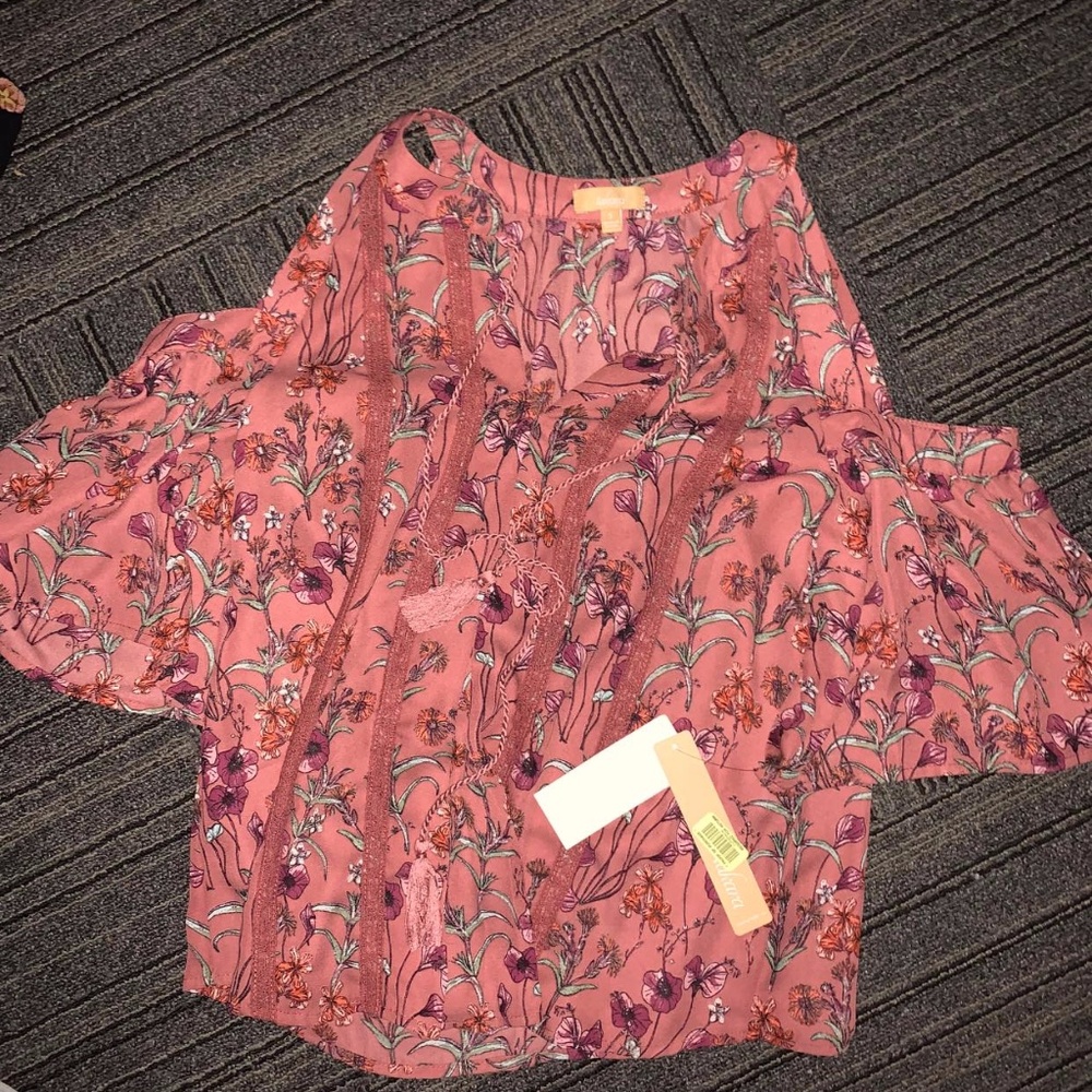 Dillards Off the shoulder top